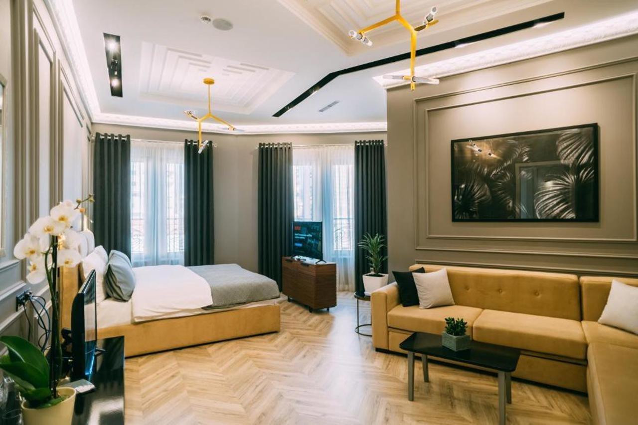 Stela Center 4*